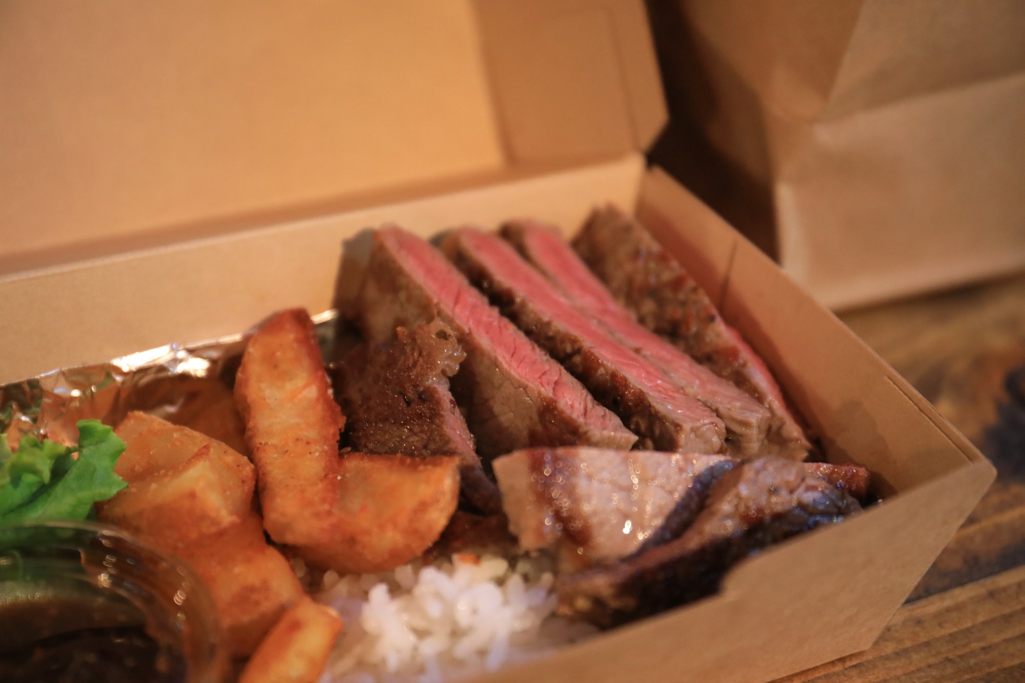 American Grill&Bar Wood Stockの写真