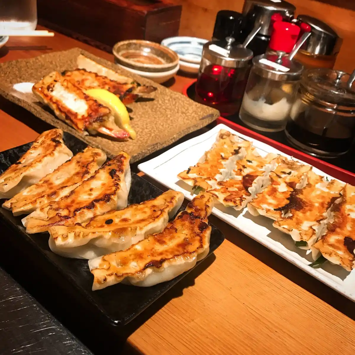 ギョーザ 包君 本店の写真