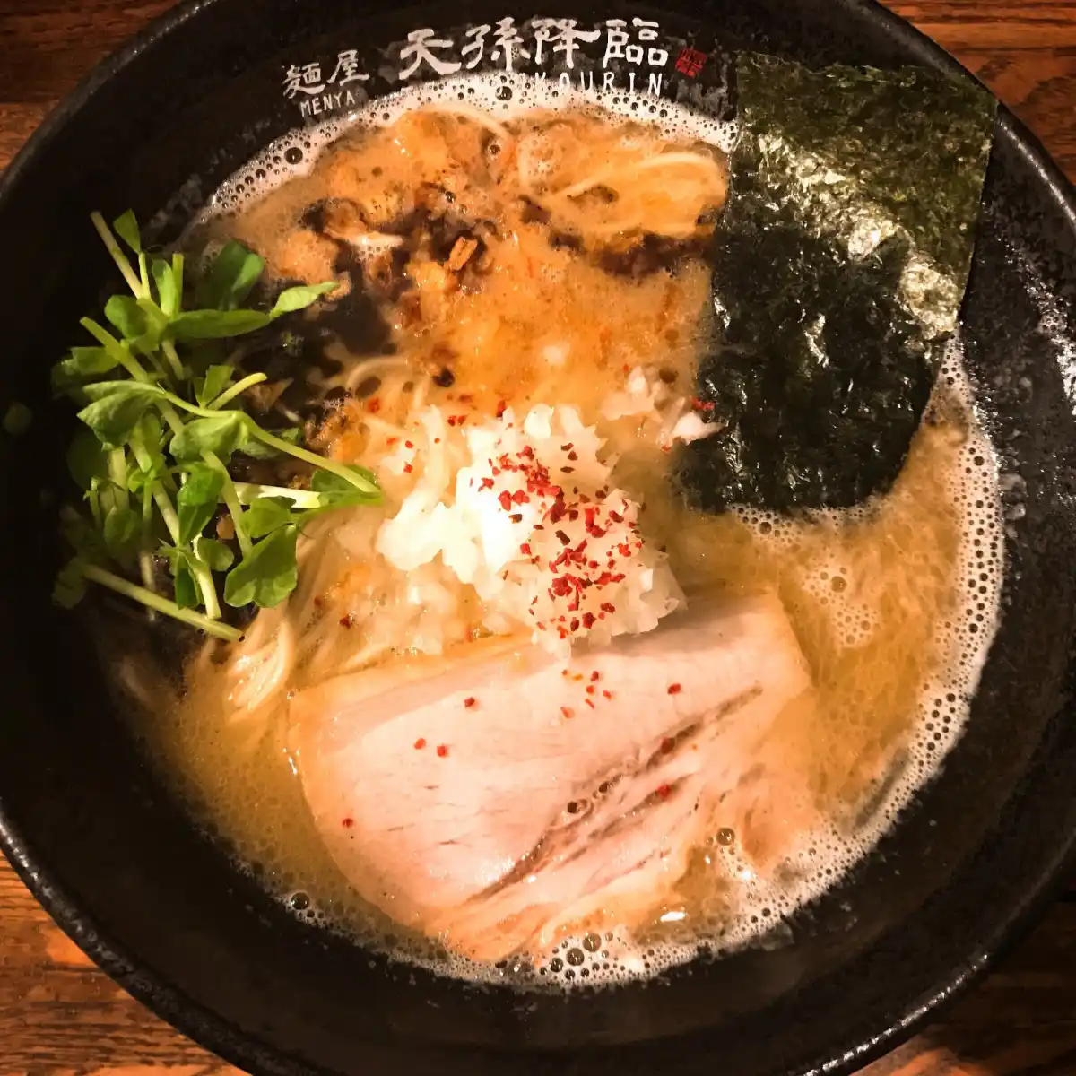 麺屋 天孫降臨 三宮本店の写真
