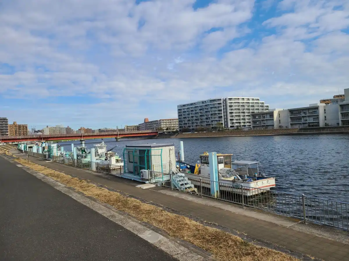 鶴見川河川敷の写真