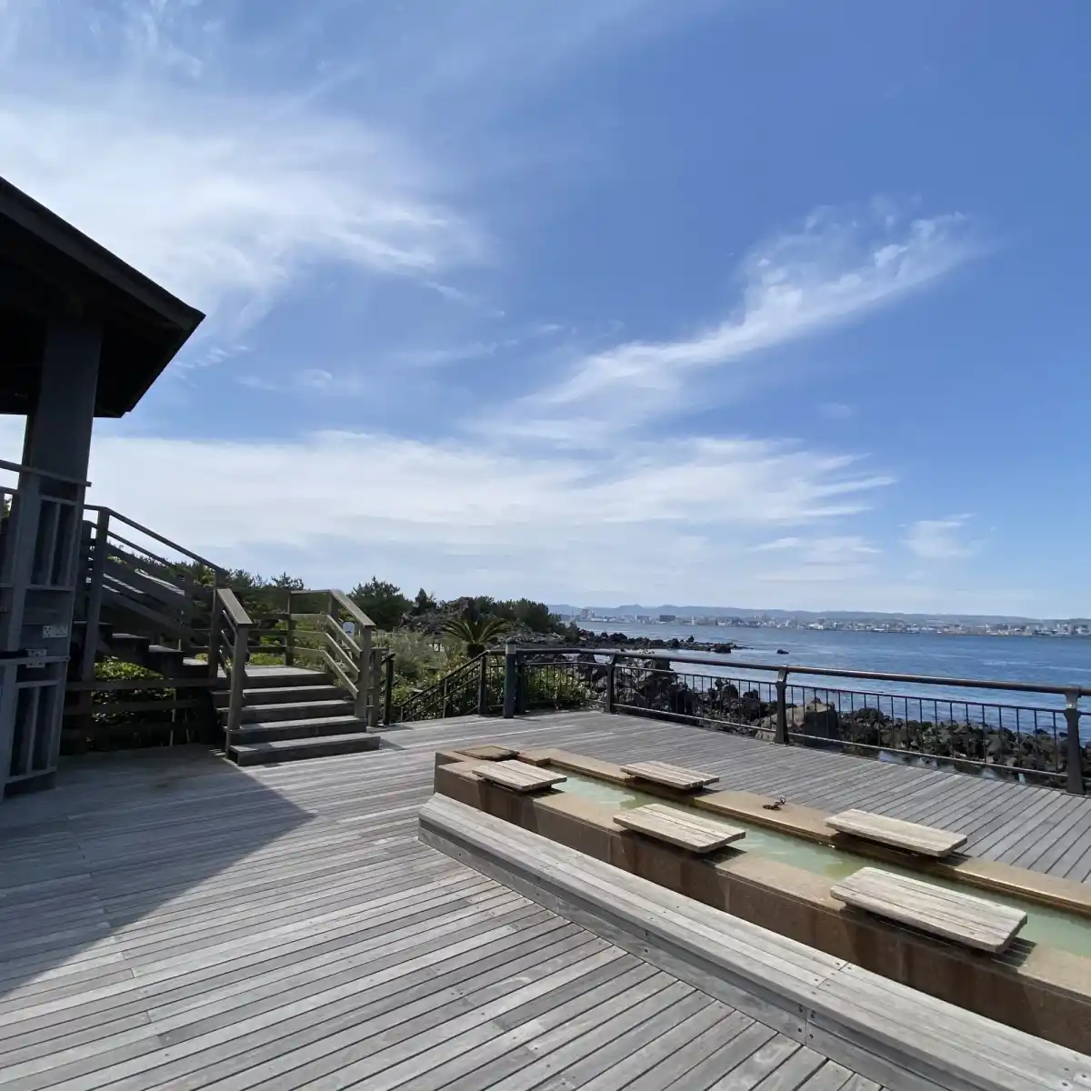 桜島溶岩なぎさ公園&足湯の写真