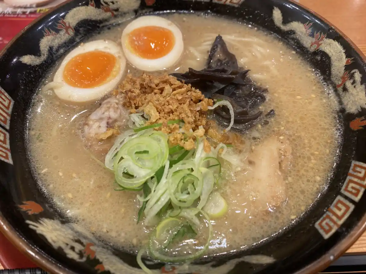 鹿児島ラーメン 豚とろ 天文館本店の写真