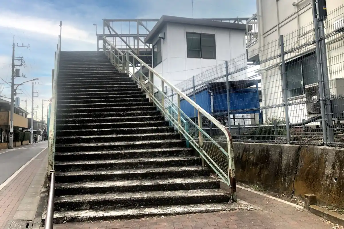 三鷹跨線人道橋の写真
