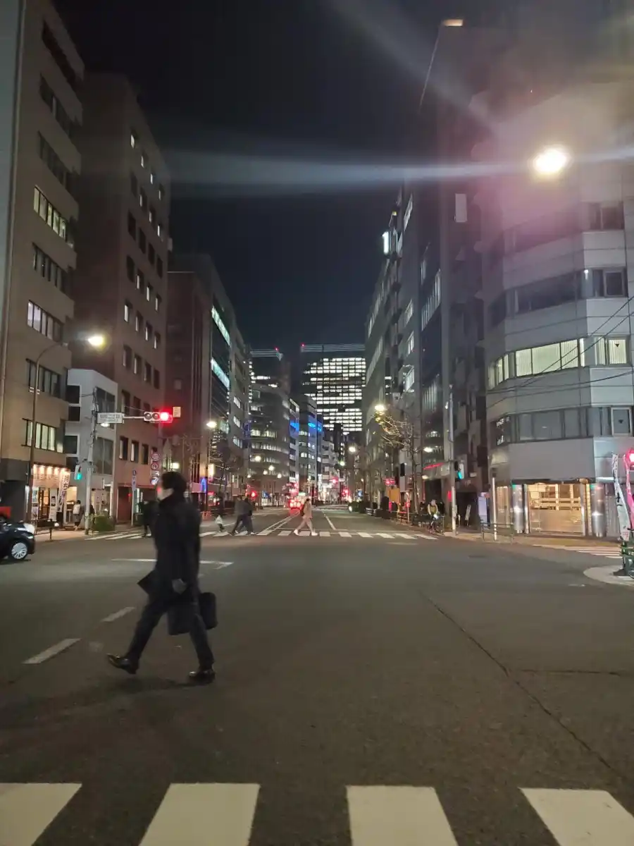 大手町のオフィスビルの見える夜景の写真