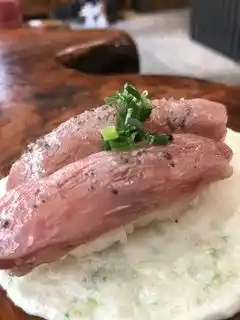 肉寿司の写真