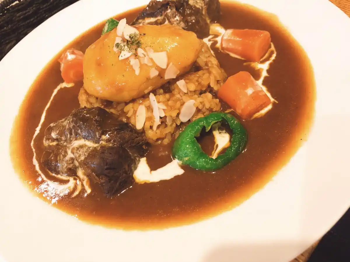 カレーの店　いーとんの写真