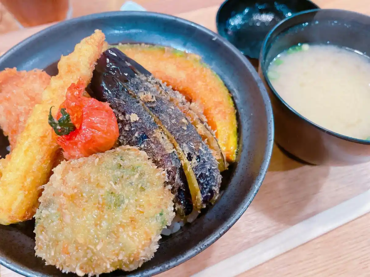 新潟カツ丼タレカツ 本店の写真