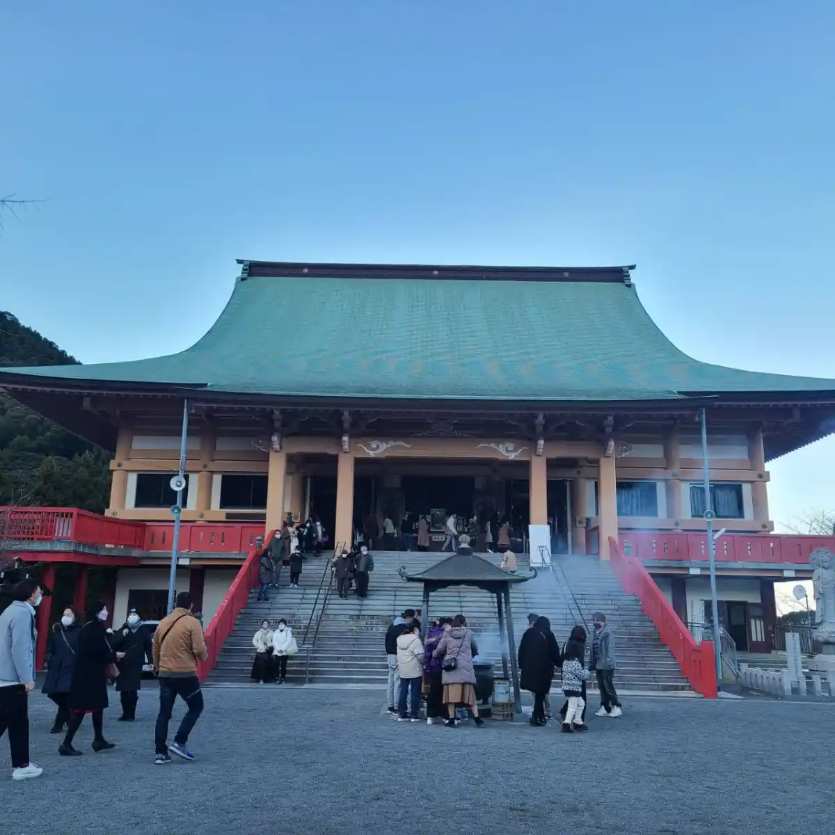 真言宗泉涌寺派 成田山 不動寺の写真