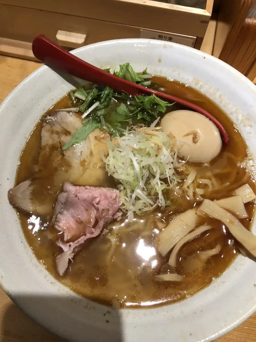 焼きあご塩らー麺たかはし 新宿本店の写真