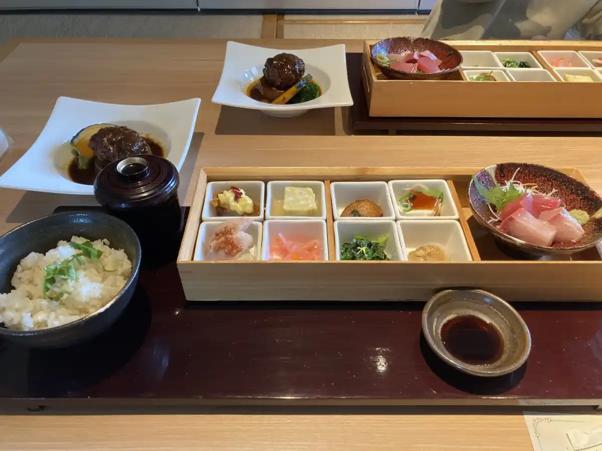 ダイナミックキッチン&バー燦神戸の写真