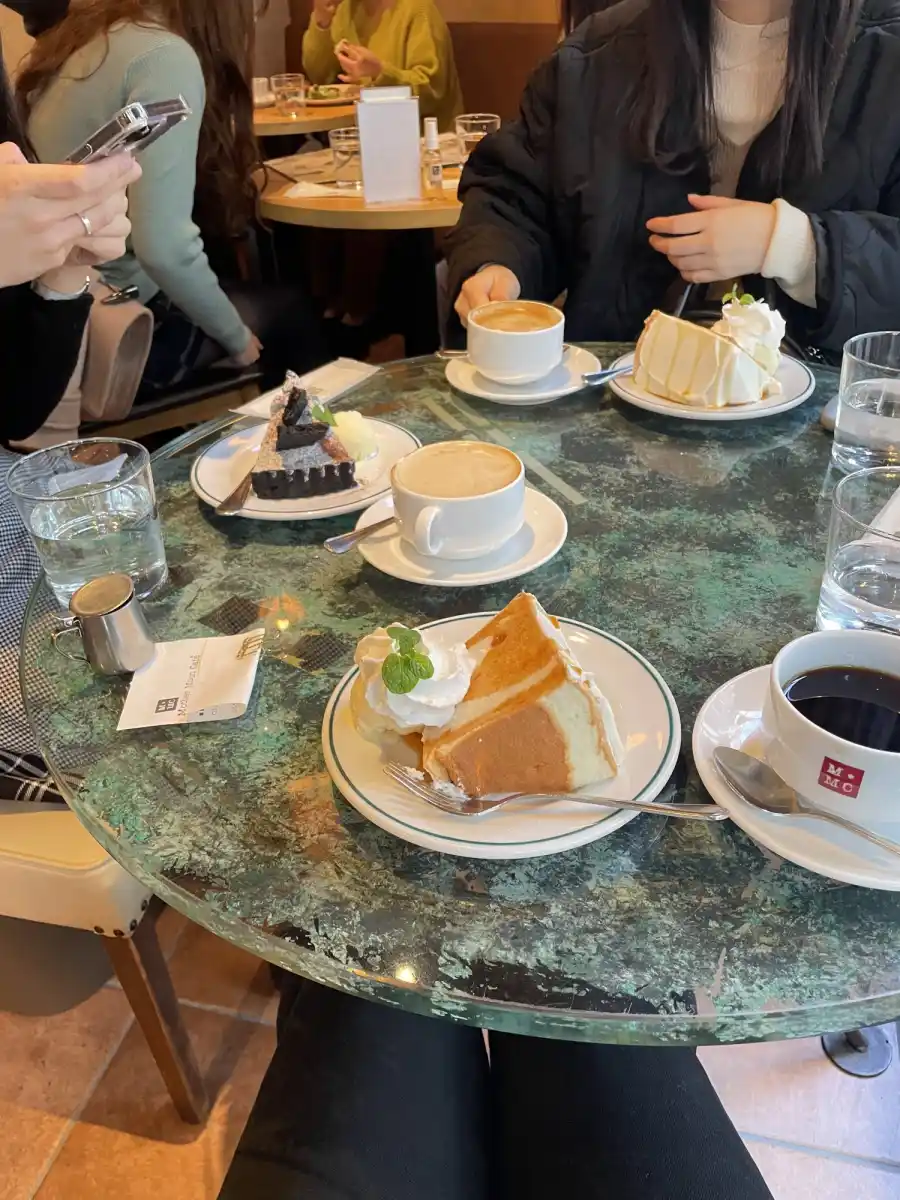 マザームーンカフェ 三宮本店の写真