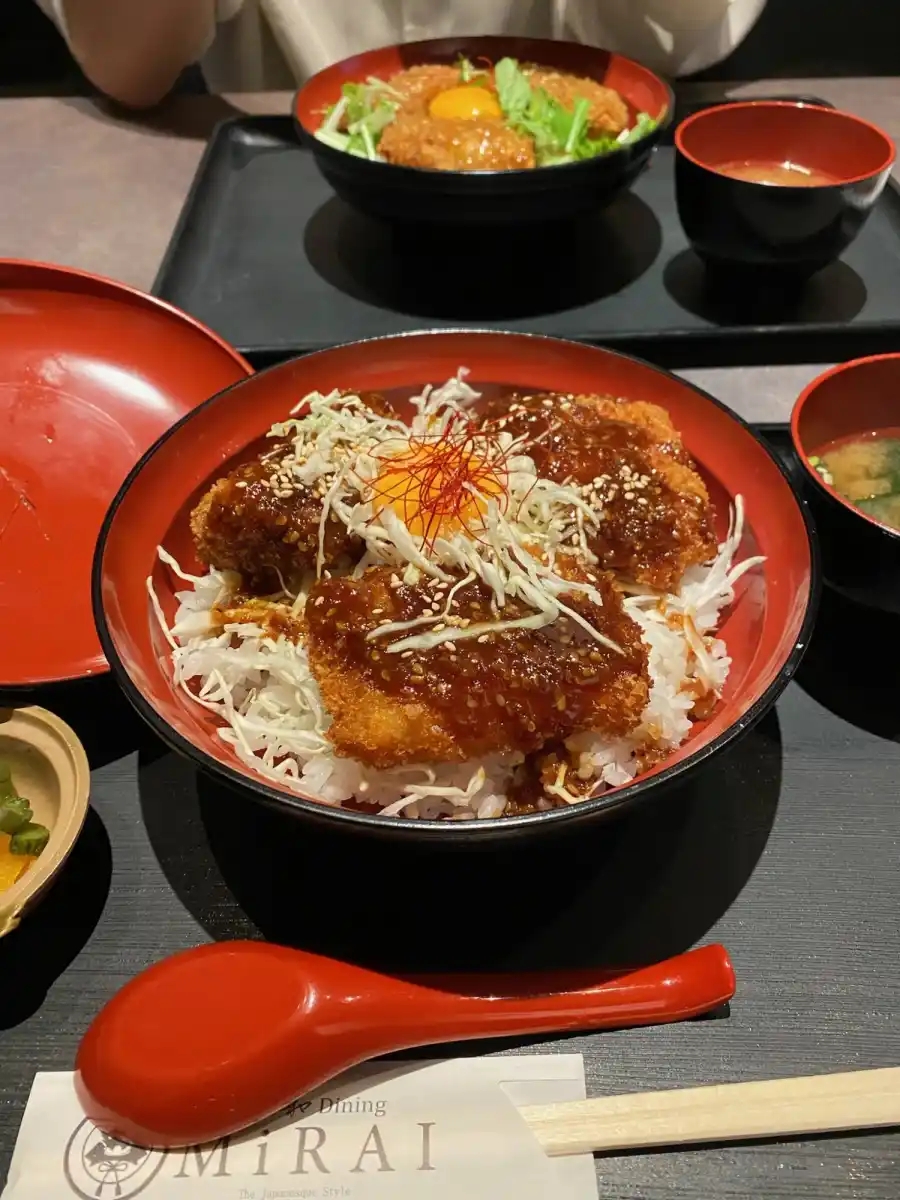 Neo和Dining MiRAIの写真