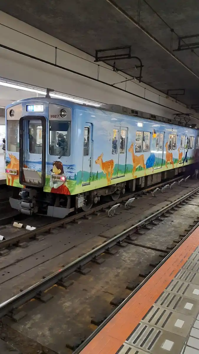 近鉄奈良イラスト車両の写真