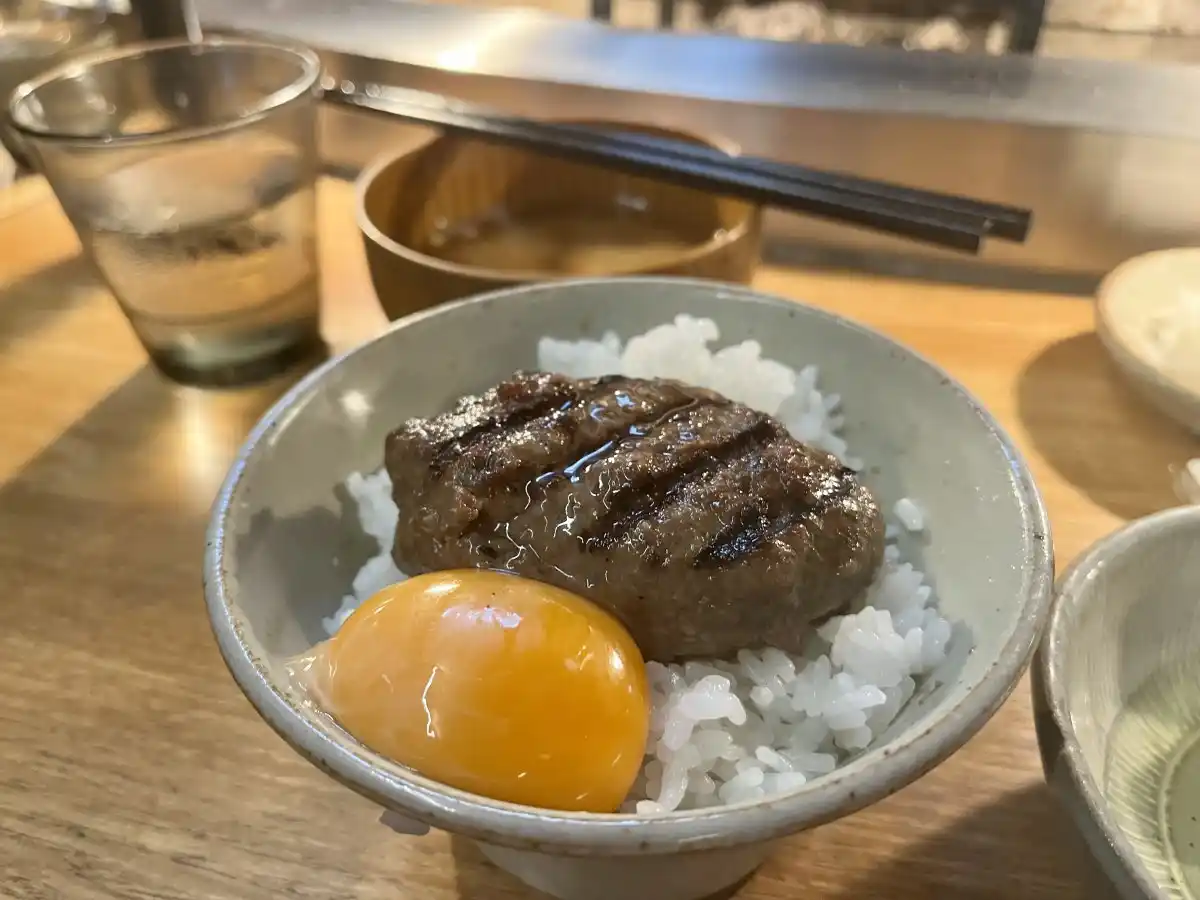 挽肉と米の写真